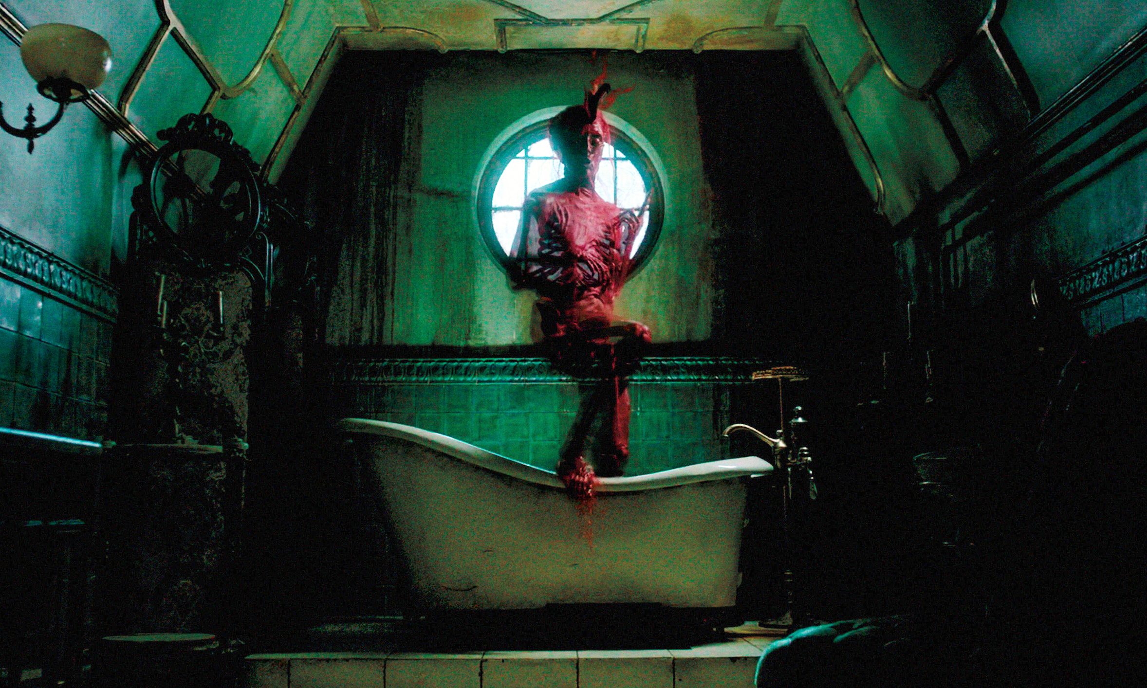 儘管有飄盪穿過走廊的幽靈，吉勒摩戴托羅仍不會說他拍的是鬼片——《腥紅山莊》 - every little d, image size:2356x1414