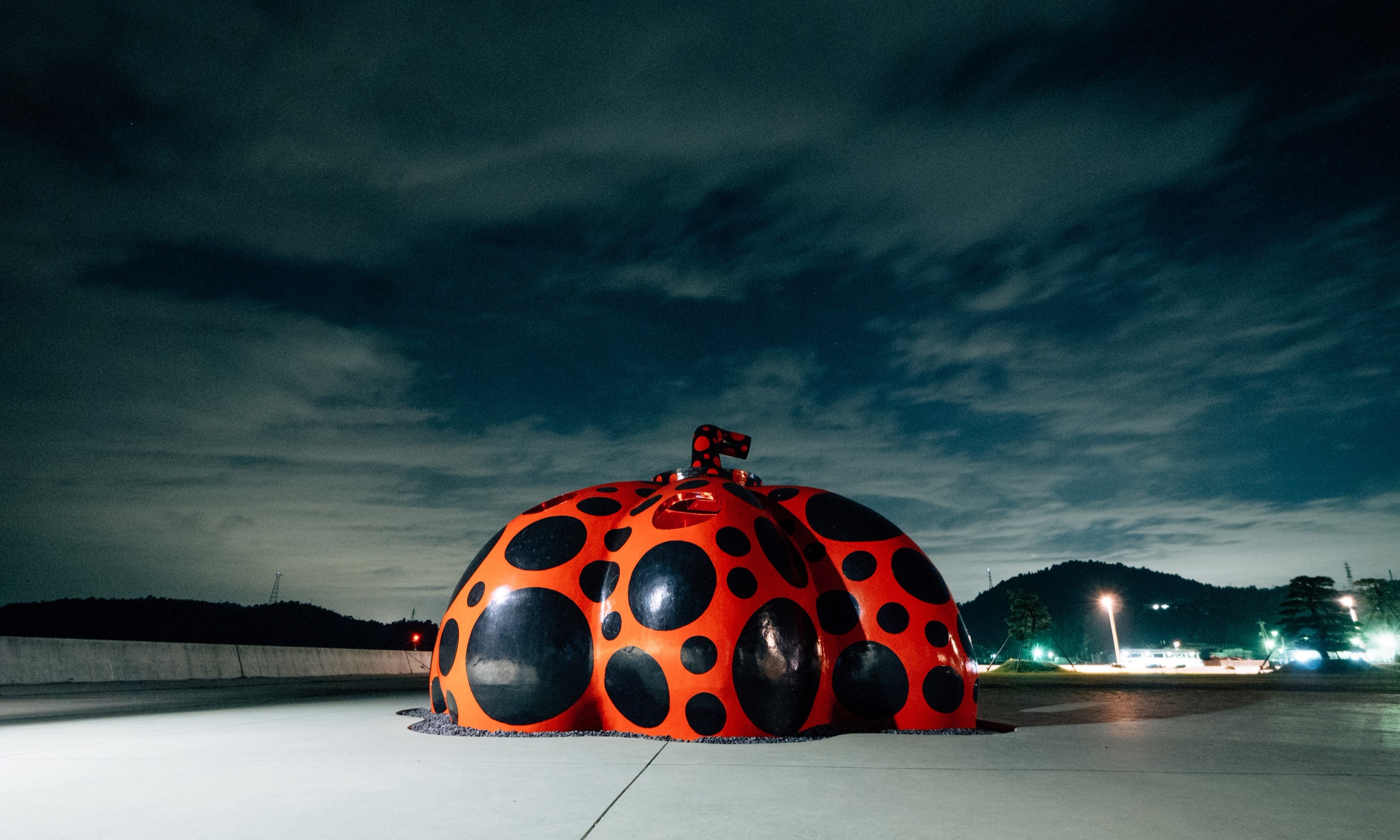 草間彌生 赤かぼちゃ オブジェ 直島限定 YAYOI KUSAMA 草間彌生 赤