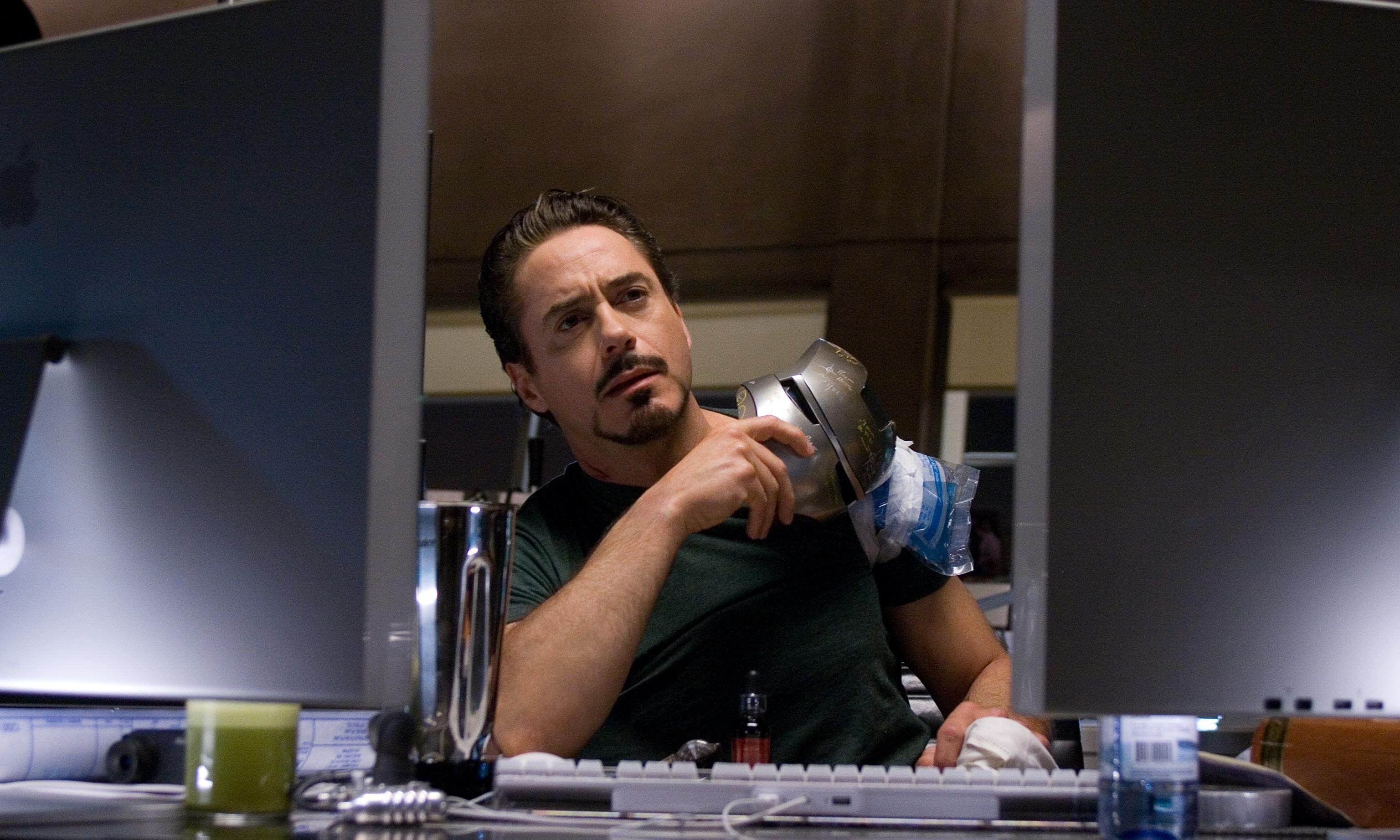 鋼鐵人和蝙蝠俠的原型人物：Howard Hughes - every little d