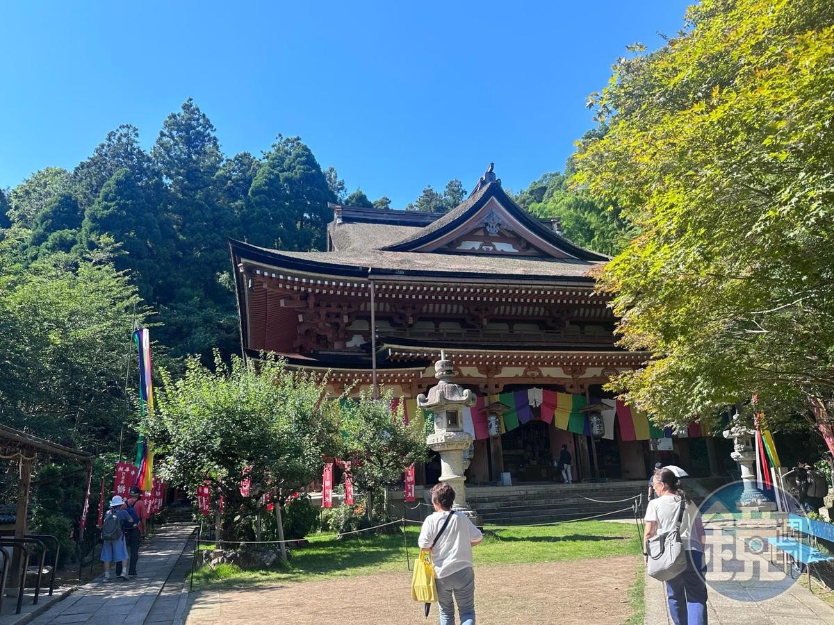 寶嚴寺建於西元724年，已有1200多年歷史，據說寶嚴寺的唐門建築是豐臣秀吉大阪城的唯一遺跡。