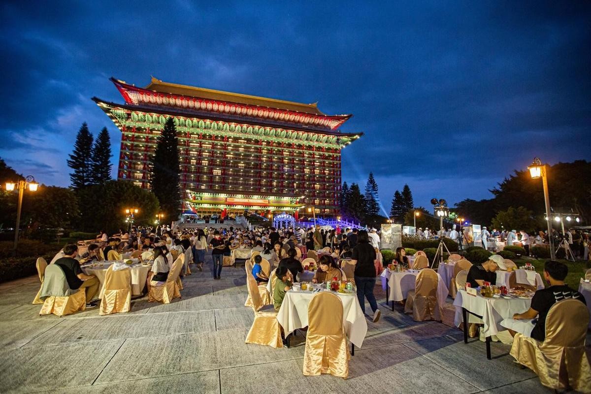 圓山五星級烤肉趴就在花園廣場舉辦。（圓山大飯店提供）