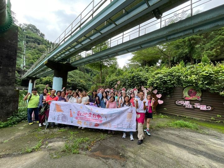 ▲旅行業者踩點花毯節周邊景點新社白冷圳。　圖：台中市政府觀光旅遊局／提供