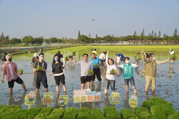 ▲12/23「屏東熱博彩稻插秧活動暨屏東飯湯節」於屏東農業物產館登場（圖為2023年活動照片）。　圖：屏東縣政府／提供