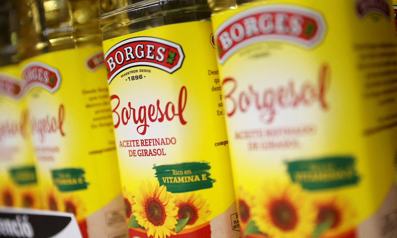 台灣進口葵花油99％來自烏克蘭，俄烏戰爭將如何影響台灣食用油市場？ - TNL The News Lens 關鍵評論網