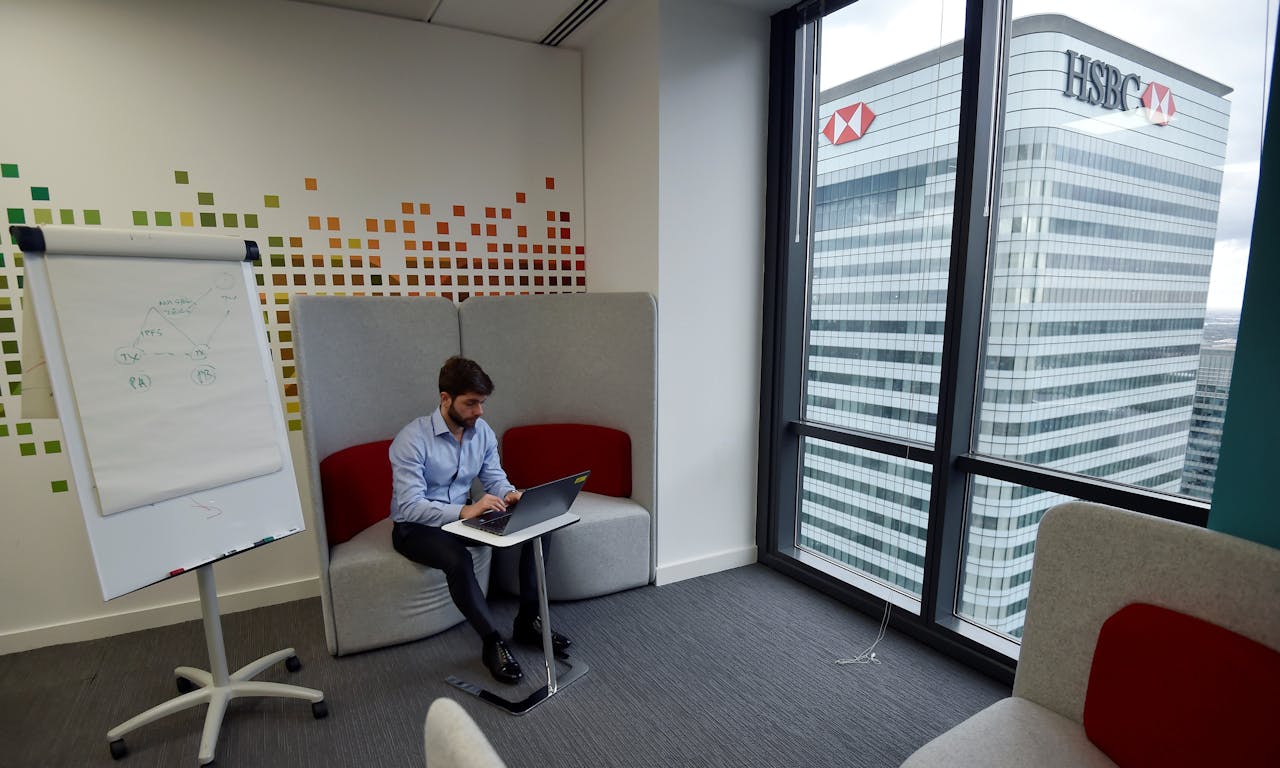 金融監理沙盒上路四年僅落地三件，政府思維仍以保護傳統金融業者為主，而非建構公平環境- TNL The News Lens 關鍵評論網