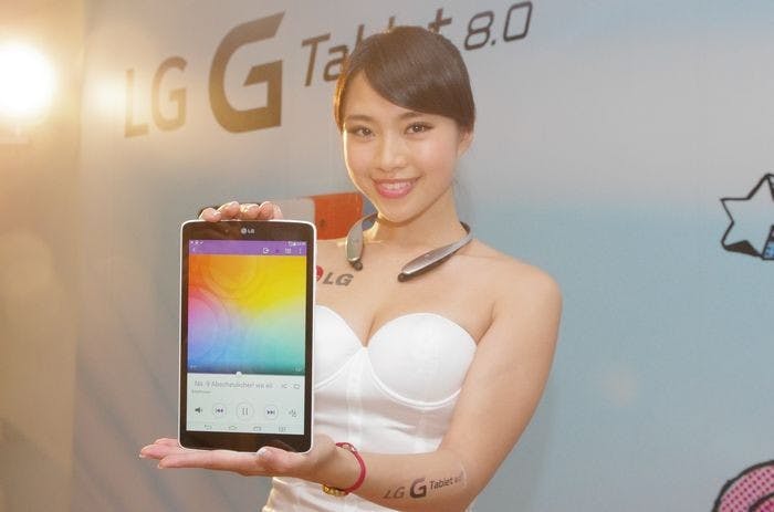 是LG 首款 4G 平板 G Tablet 8.0 與 Tone Infinim 藍牙耳機共同在台推出這篇文章的首圖