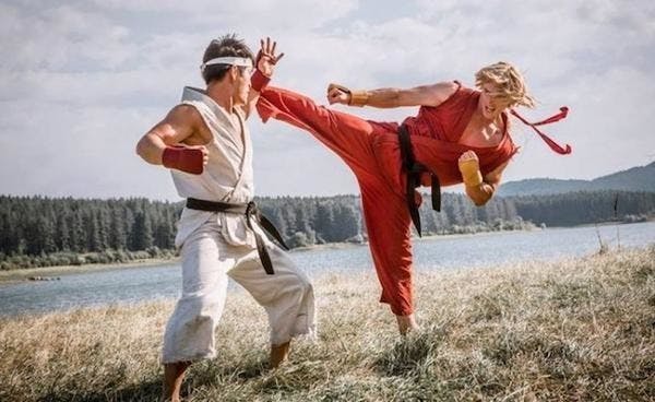 是《快打旋風:暗殺拳》迷你影集正式上線!這篇文章的首圖
