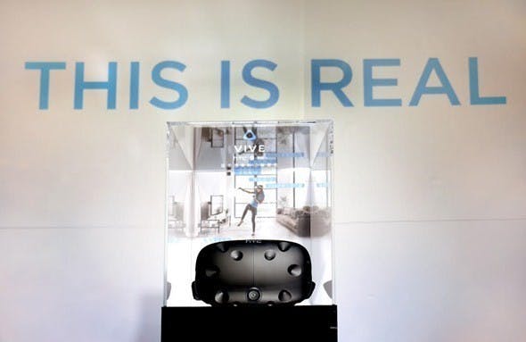是HTC VIVE 與電信夥伴齊聲開賣,7/15 起實體通路開始販售這篇文章的首圖
