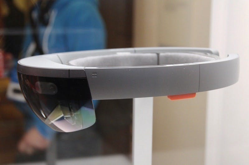 是微軟可能終止發展擴增實境設備HoloLens 或是準備推出新機?這篇文章的首圖