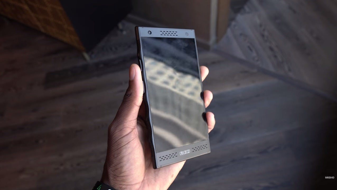 是RED Hydrogen 全像顯示手機原型機外型曝光!還包括裝上擴充模組的樣子這篇文章的首圖