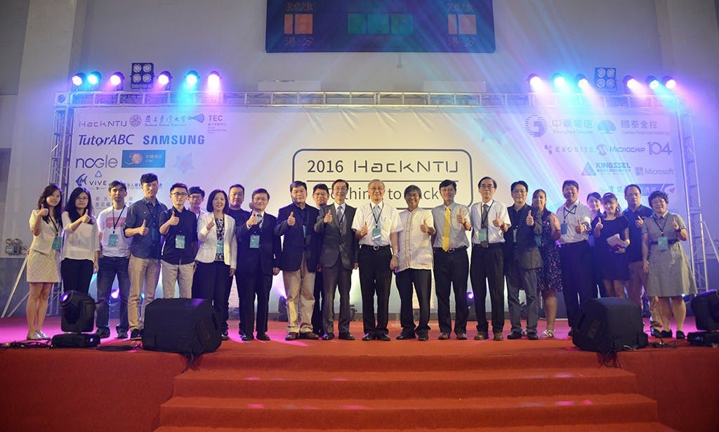 是TutorABC贊助「2016HackNTU 臺大黑客松」 為台灣發掘優秀人才這篇文章的首圖
