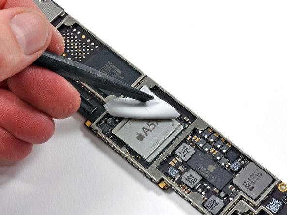 是新一代 iPad 理所當然被拆解了這篇文章的首圖