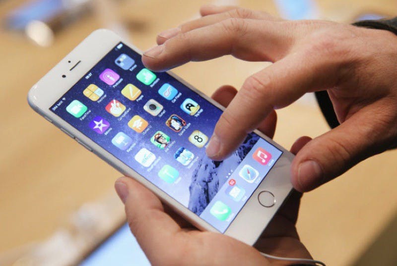 是應用在iPhone 8? 傳蘋果尋求2億塊OLED面板供貨量這篇文章的首圖