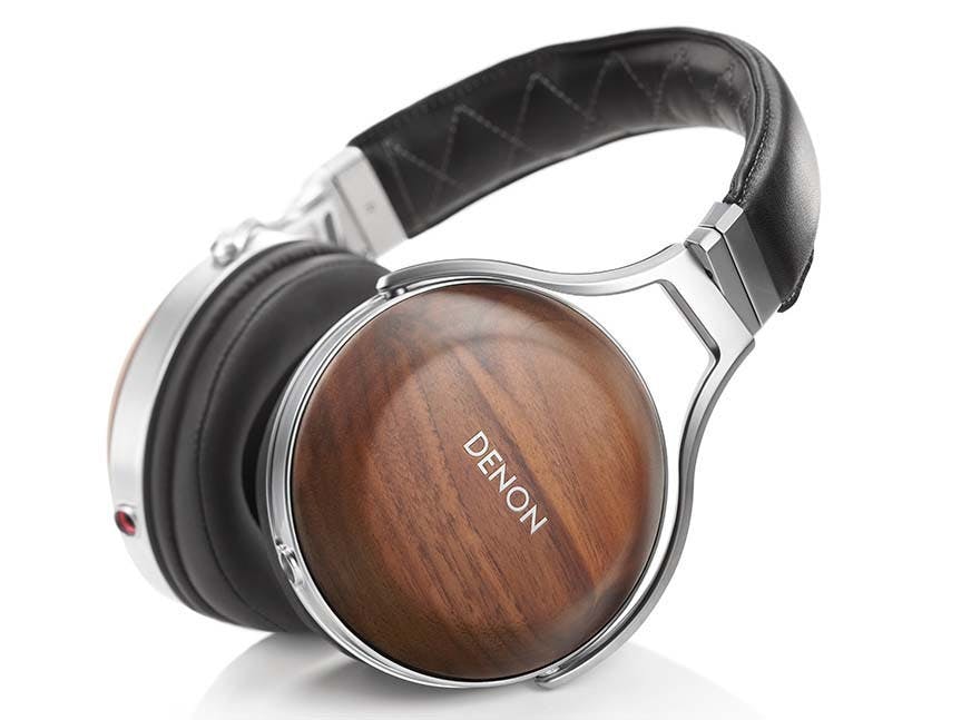 是Denon 經典木殼耳機 D7000 的正宗後繼, D7200 預計明年一月上市這篇文章的首圖