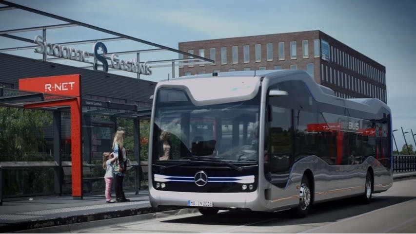 是勾勒出新一代大眾運輸系統的樣貌, Benz 半自動駕駛公車達成 20 公里 BRT 路線行駛里程碑這篇文章的首圖