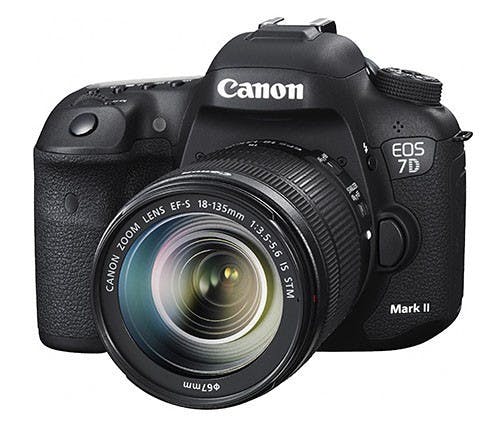 是Canon EOS 7D Mark II 正面照與規格曝光這篇文章的首圖