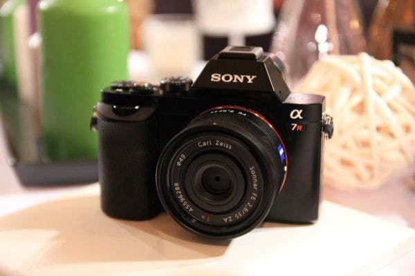 是【試玩】Sony Alpha 7、7R,令人耳目一新的全幅微單眼(加映RX10)這篇文章的首圖