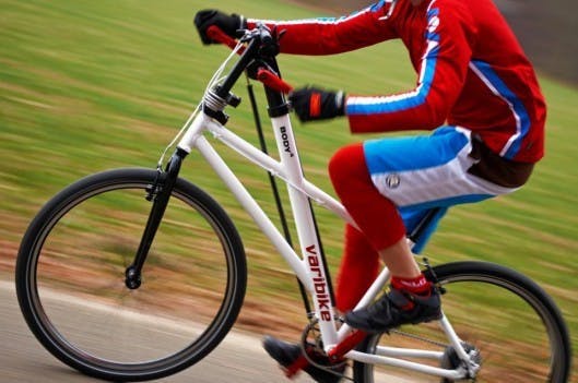 是Varibike 手腳並用「踩」單車這篇文章的首圖