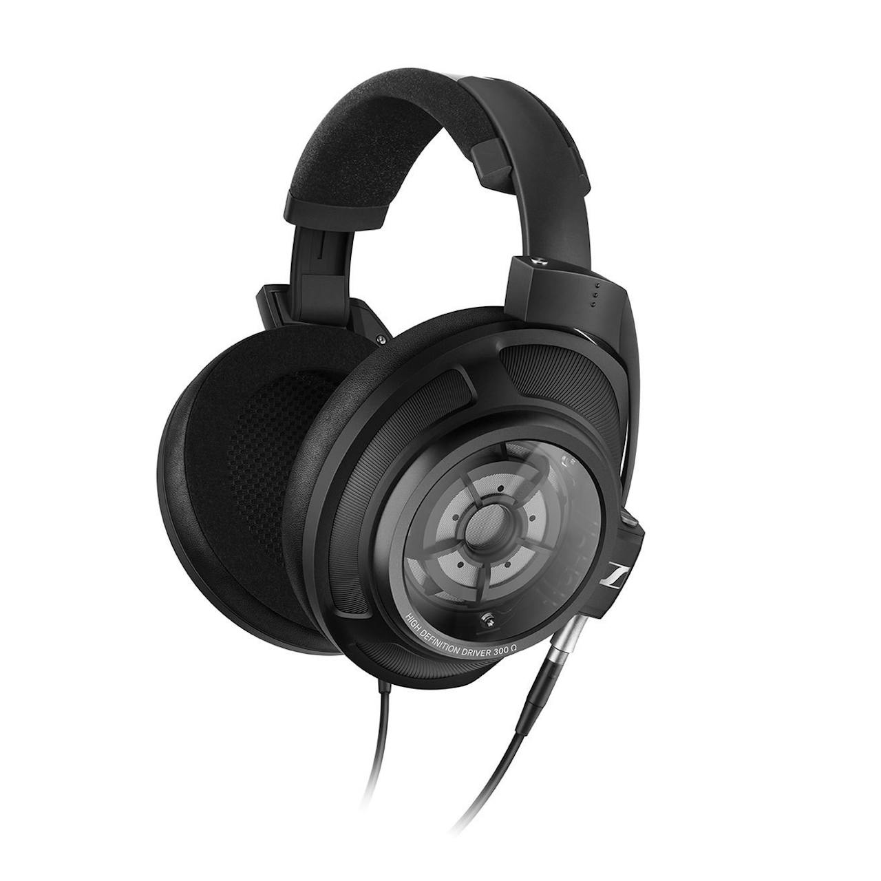 是CES 2018 : Sennheiser 發表 HD820 封閉式旗艦耳機,以玻璃側蓋消弭多餘共振這篇文章的首圖
