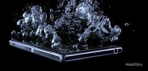 是Sony Mobile 粉絲團放出新 Xperia 旗艦機宣傳圖,疑似耳機塞無蓋防水且有快門鍵這篇文章的首圖