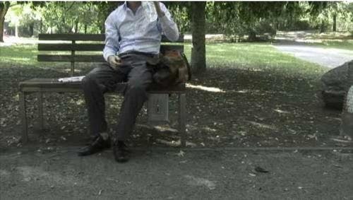 是比付費廁所還不划算的設施,要收費的公園長椅這篇文章的首圖