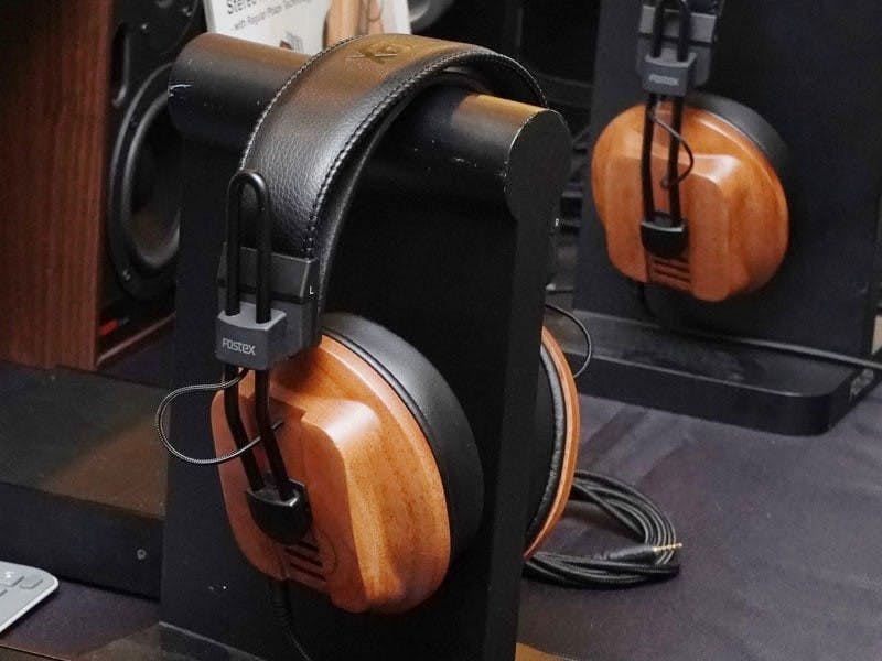 是Fostex T 系列平面耳機首款木殼產品 T60RP 將在 12 月推出這篇文章的首圖