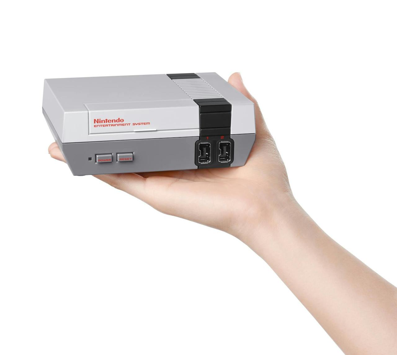 是來自原廠推出,任天堂初代主機迷你化 NES Classic Edition 復刻問世這篇文章的首圖