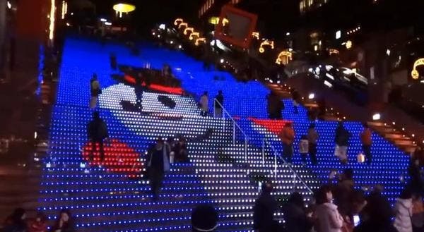 是京都車站大階梯華麗LED演出這篇文章的首圖