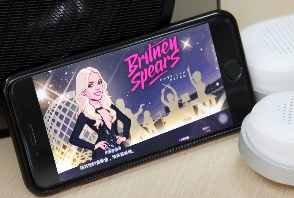 是《布蘭妮:美國夢》頭跟著點、音樂non-stop!超適合戴耳機玩的巨星養成遊戲!這篇文章的首圖
