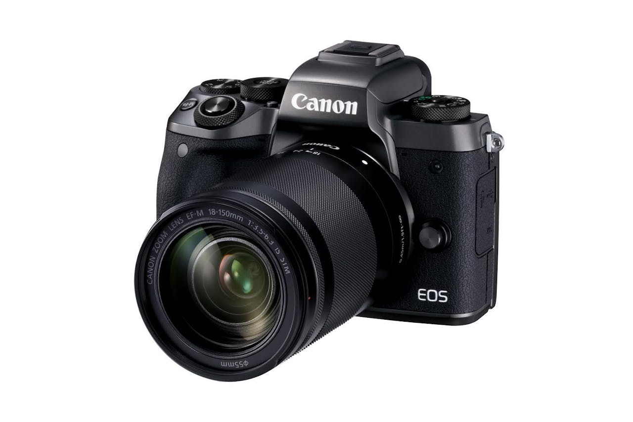 是Canon EOS M5 推出旅遊鏡組合,搭配 18-150mm 主打一鏡到底這篇文章的首圖