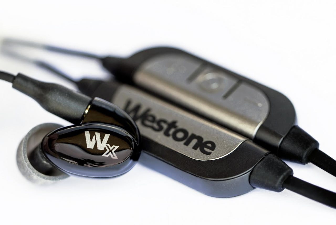 是Westone 首款可換線藍牙耳機套組 WX 在台推出這篇文章的首圖