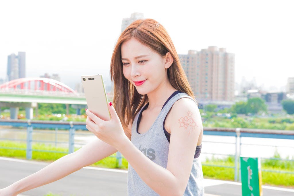 是癮人物: Sony Xperia XZ1、XZ1 Compact自動追焦連拍 輕鬆補捉運動女孩熱血瞬間;特色3D即時掃描實作這篇文章的首圖