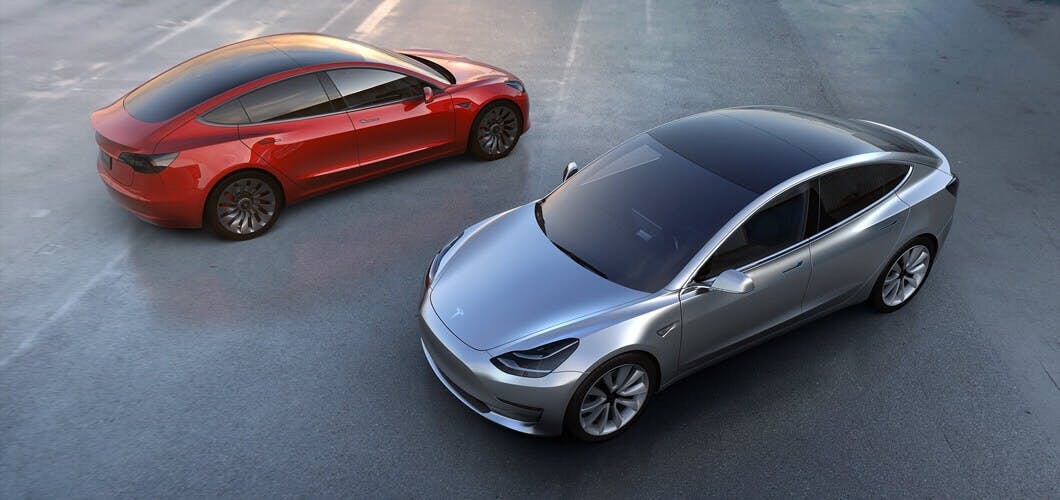 是Tesla 美國銷售達 20 萬輛的同時,明年在美國買 Tesla 的獎勵金將逐步減少這篇文章的首圖