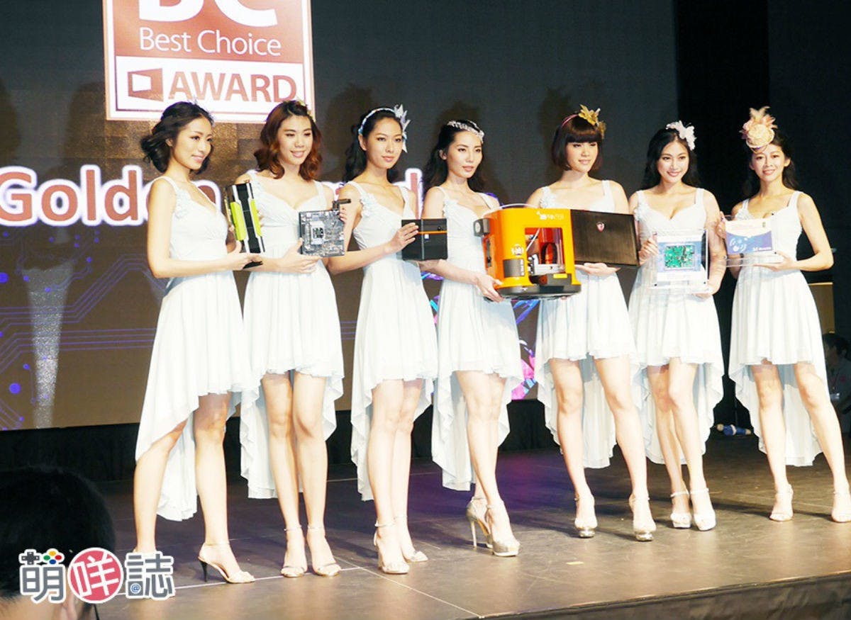 是【2016 COMPUTEX 國電展前記者會】會場充滿花之女神,鼻孔吸到的氣息都是香香der~(圖多)這篇文章的首圖