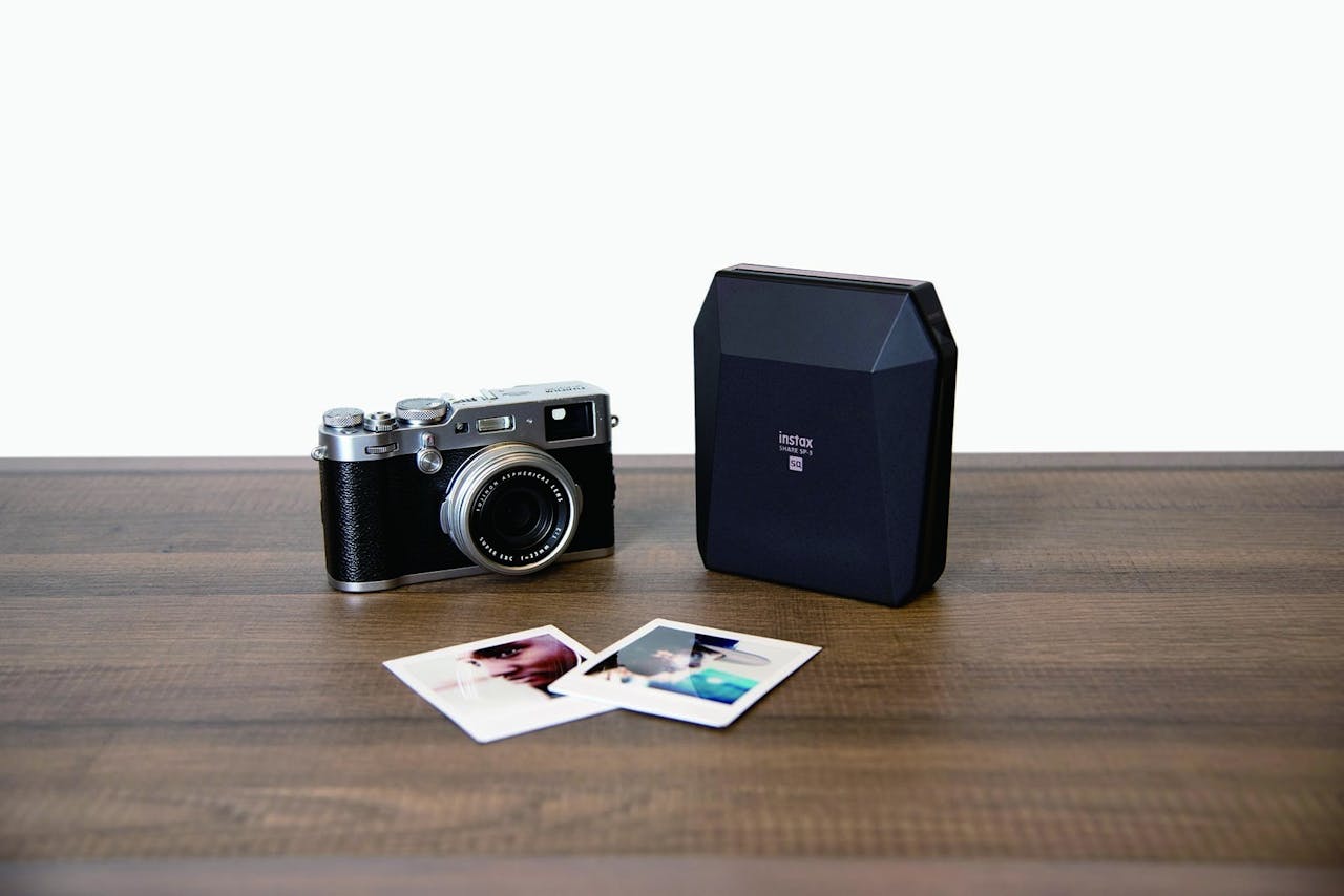 是富士推出方正相紙印相機 Instax SHARE SP-3 , 13 秒就可將手機影像變成照片這篇文章的首圖