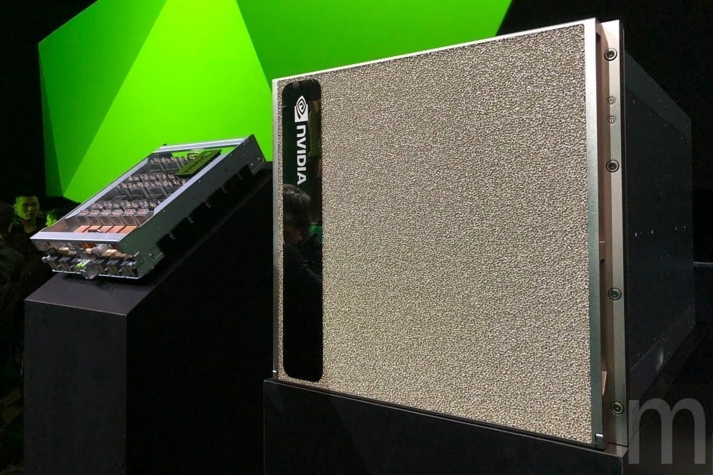 是藉由NVSwitch設計,NVIDIA以16組Tesla V100打造「全球最大GPU」這篇文章的首圖
