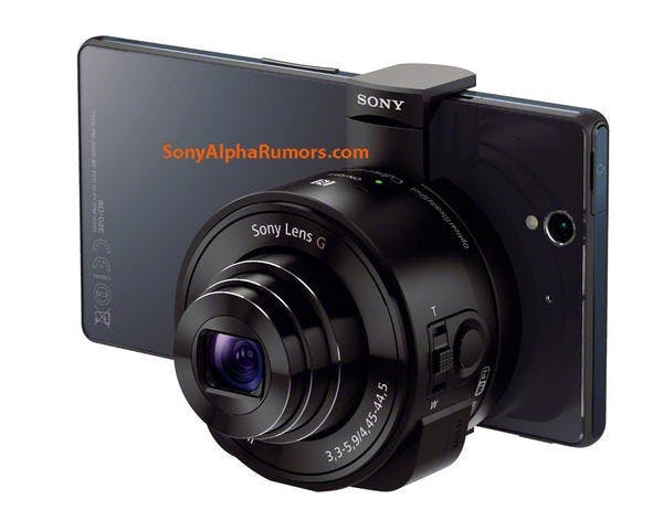 是Sony鏡頭相機即將成真!分別為DSC-QX10以及DSC-QX100。順帶一提,還有新手機 Honami i1也亮相了這篇文章的首圖