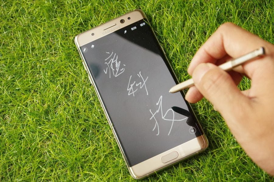 是填補因 Note 7 而失去的大螢幕高階機缺口?三星 Galaxy S8 將有 6 吋螢幕的 Plus 版這篇文章的首圖