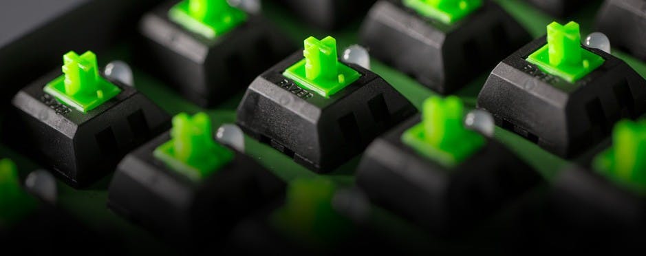 是Razer 發表號稱針對電競的 Razer Switch 機械軸,將用於改款的 BlackWidow 系列機械鍵盤這篇文章的首圖