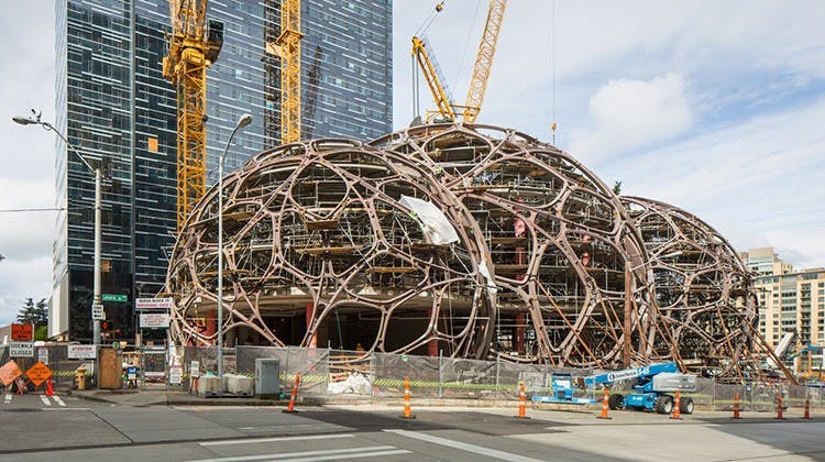 是全球最大電商 Amazon 的建築夢:綠建築球形玻璃屋這篇文章的首圖