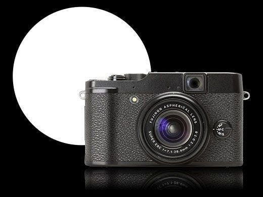 是Fujifilm 官方承認 X10 與 X-S1 成像有白球現象這篇文章的首圖