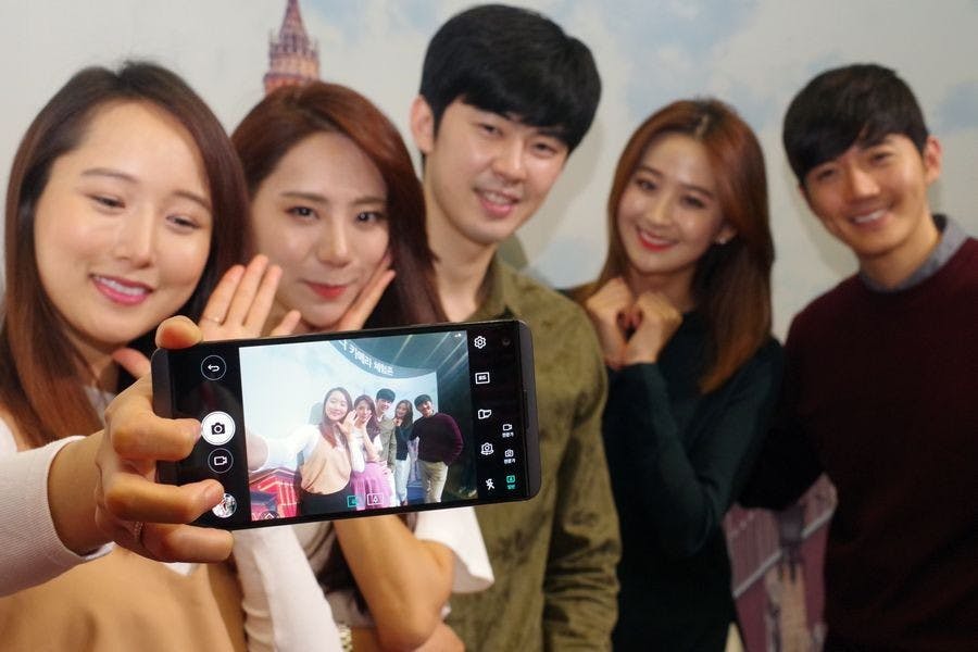 是傳聞指出 LG V30 將取消第二顯示器,但換來更豐富有趣的機能這篇文章的首圖