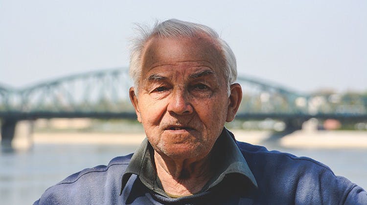 是科學家在年老的大腦中發現了新生細胞的第1張圖