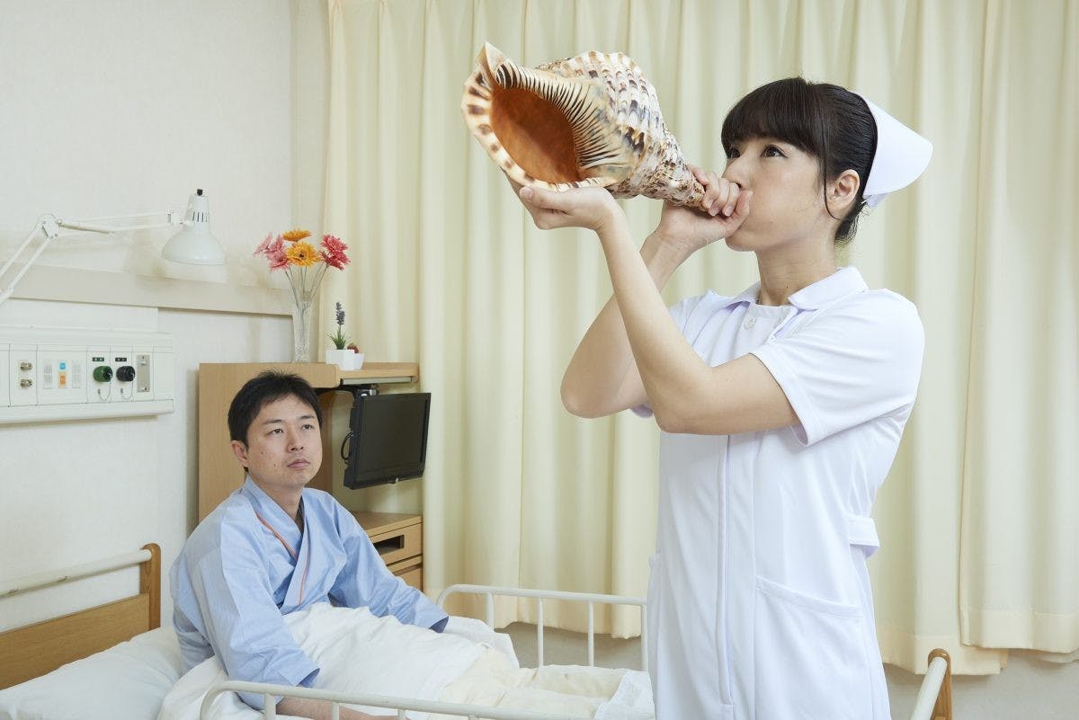 是吹海螺、送披薩 實用度0分的護士主題免費圖庫Sukima Nurse這篇文章的首圖