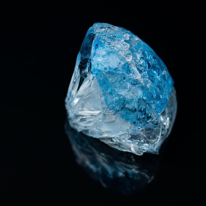 是金瓜石金礦藏量曾經亞洲第一,而這寶石的產量是世界第一這篇文章的首圖