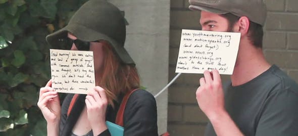 是反過來利用狗仔隊!Emma Stone 利用被偷拍機會宣傳慈善這篇文章的首圖