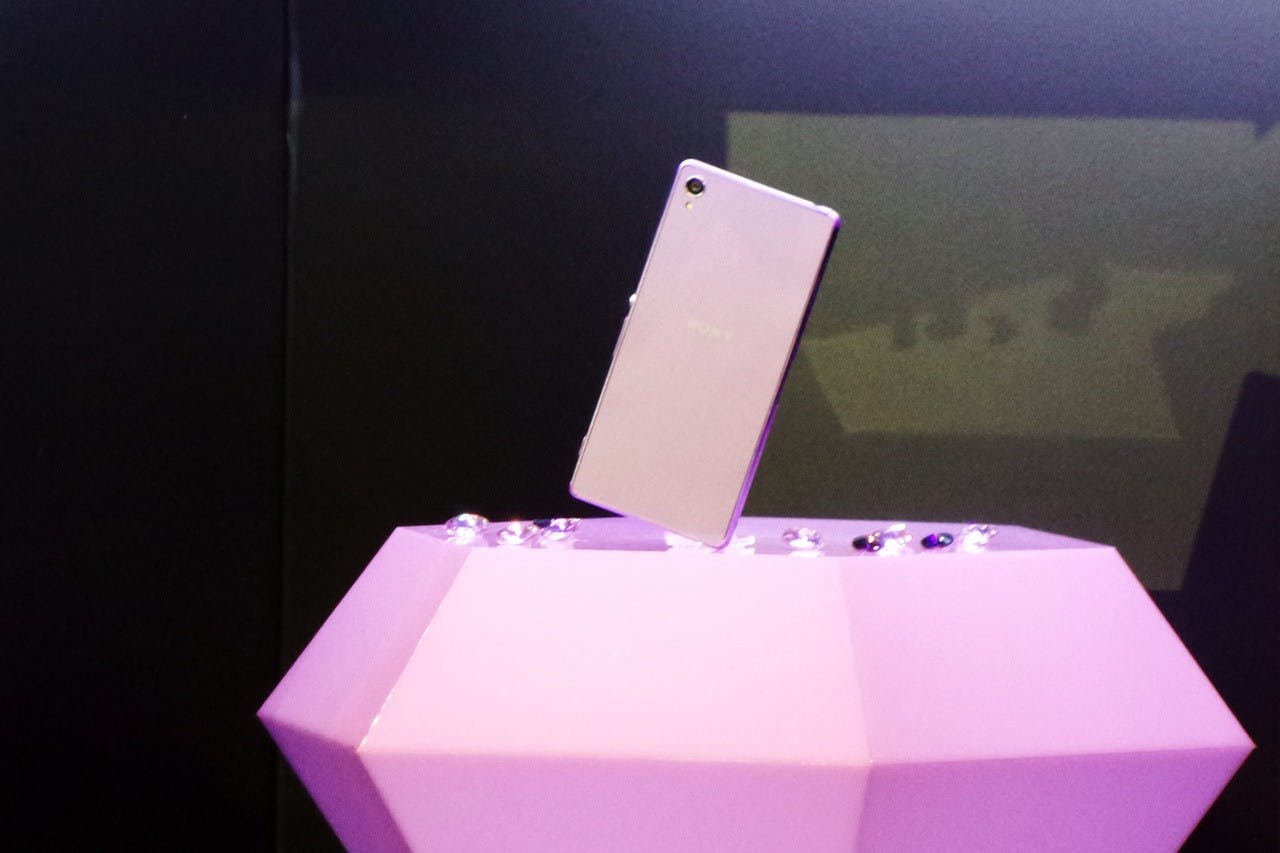 是Sony 預告下周一將推 Xperia Z3 第五色,沒意外應是早先於香港發表的紫色這篇文章的首圖