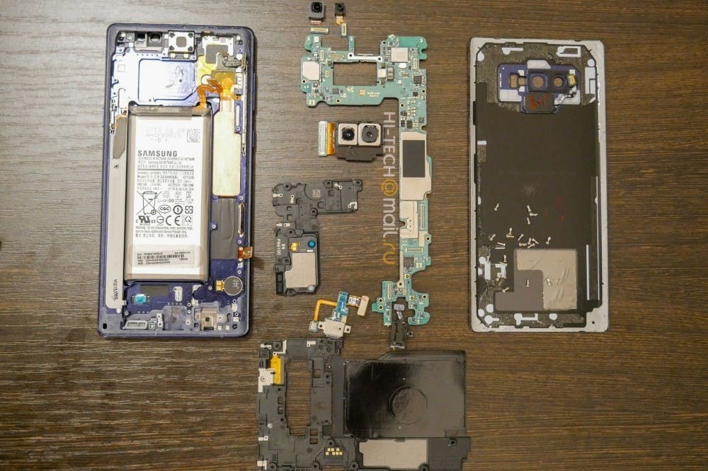 是Galalxy Note 9快速拆解 換上大容量電池的秘密在於採用更小零件這篇文章的首圖