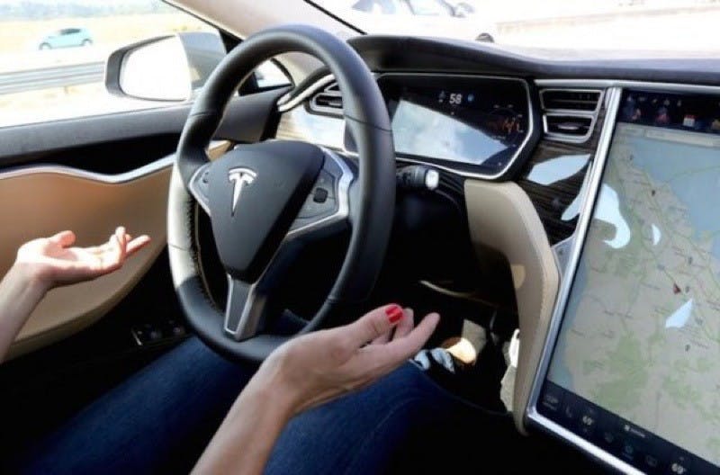 是避免駕駛濫用 Tesla將限制自動駕駛功能這篇文章的首圖