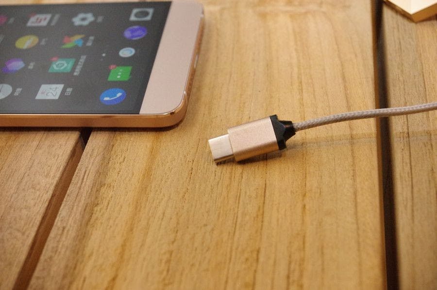 是因應 USB Type-C 的新音訊規範, USB Audio Device Class 3.0 正式公布這篇文章的首圖